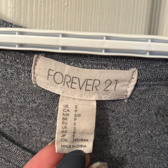 Forever 21 Long sleeve - Picture 3 of 3